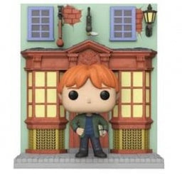 POP! Harry Potter: Diagon Alley Assemble - Quidditch Supplies Store with Ron (Exclusive)